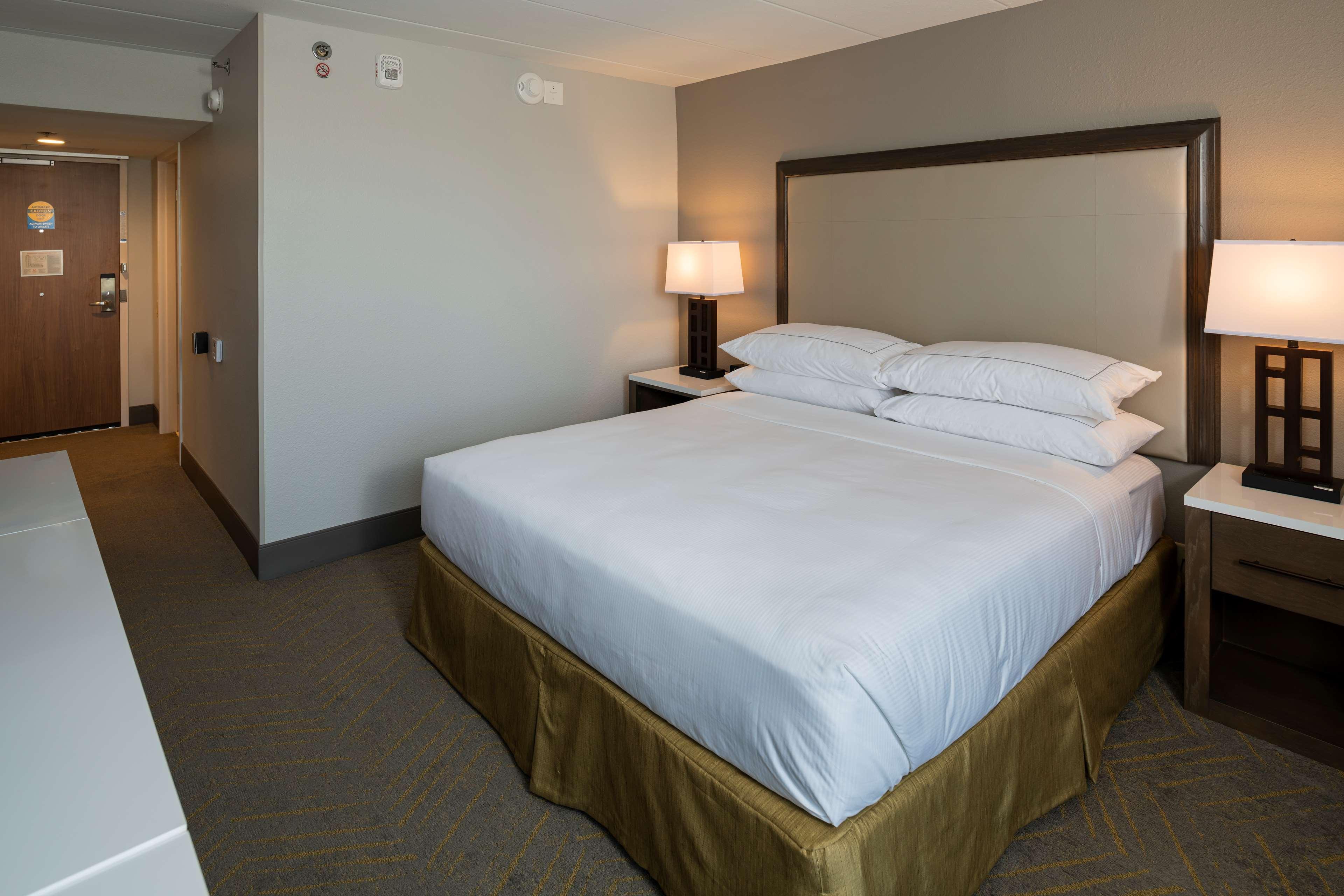 Doubletree By Hilton Madison East Hotel Luaran gambar