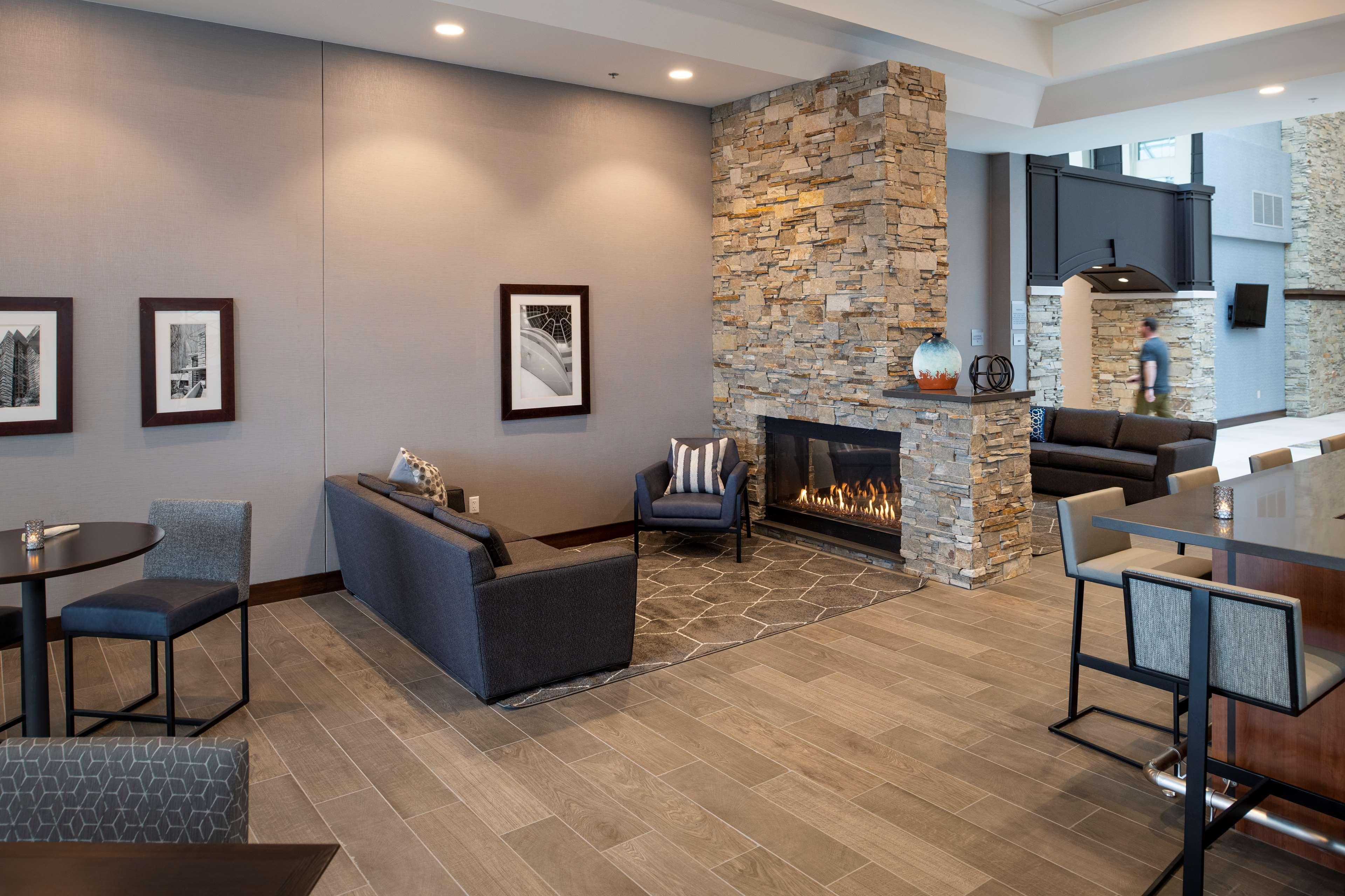 Doubletree By Hilton Madison East Hotel Luaran gambar