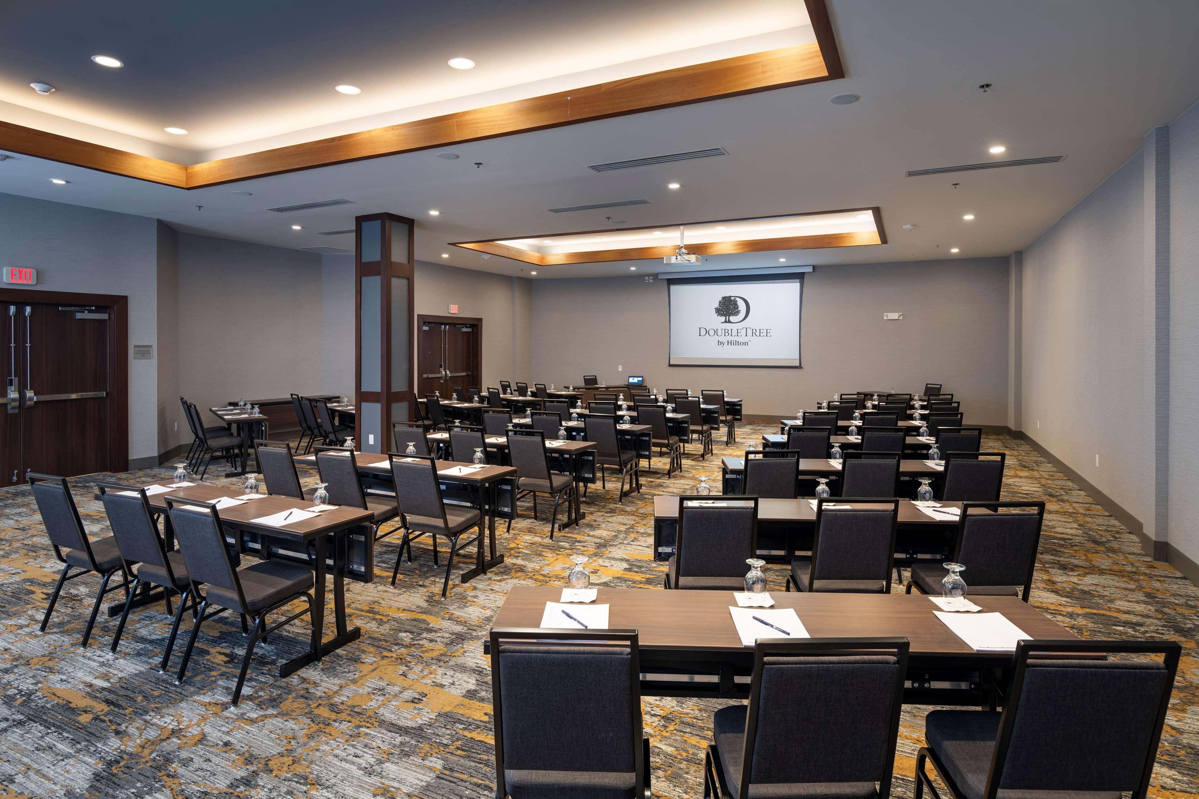 Doubletree By Hilton Madison East Hotel Luaran gambar