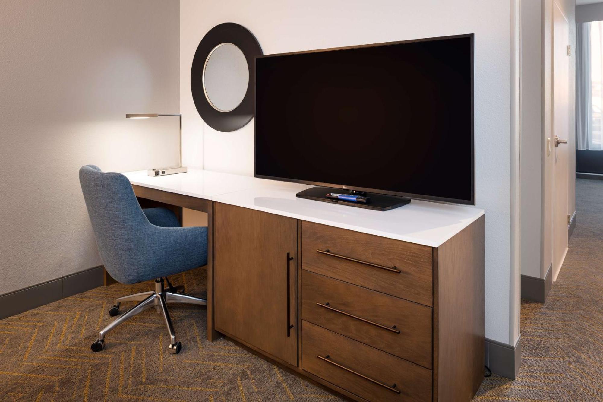 Doubletree By Hilton Madison East Hotel Luaran gambar