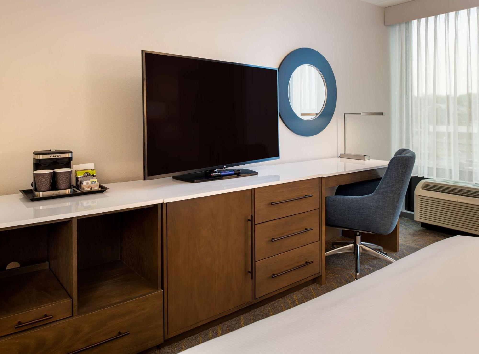 Doubletree By Hilton Madison East Hotel Luaran gambar