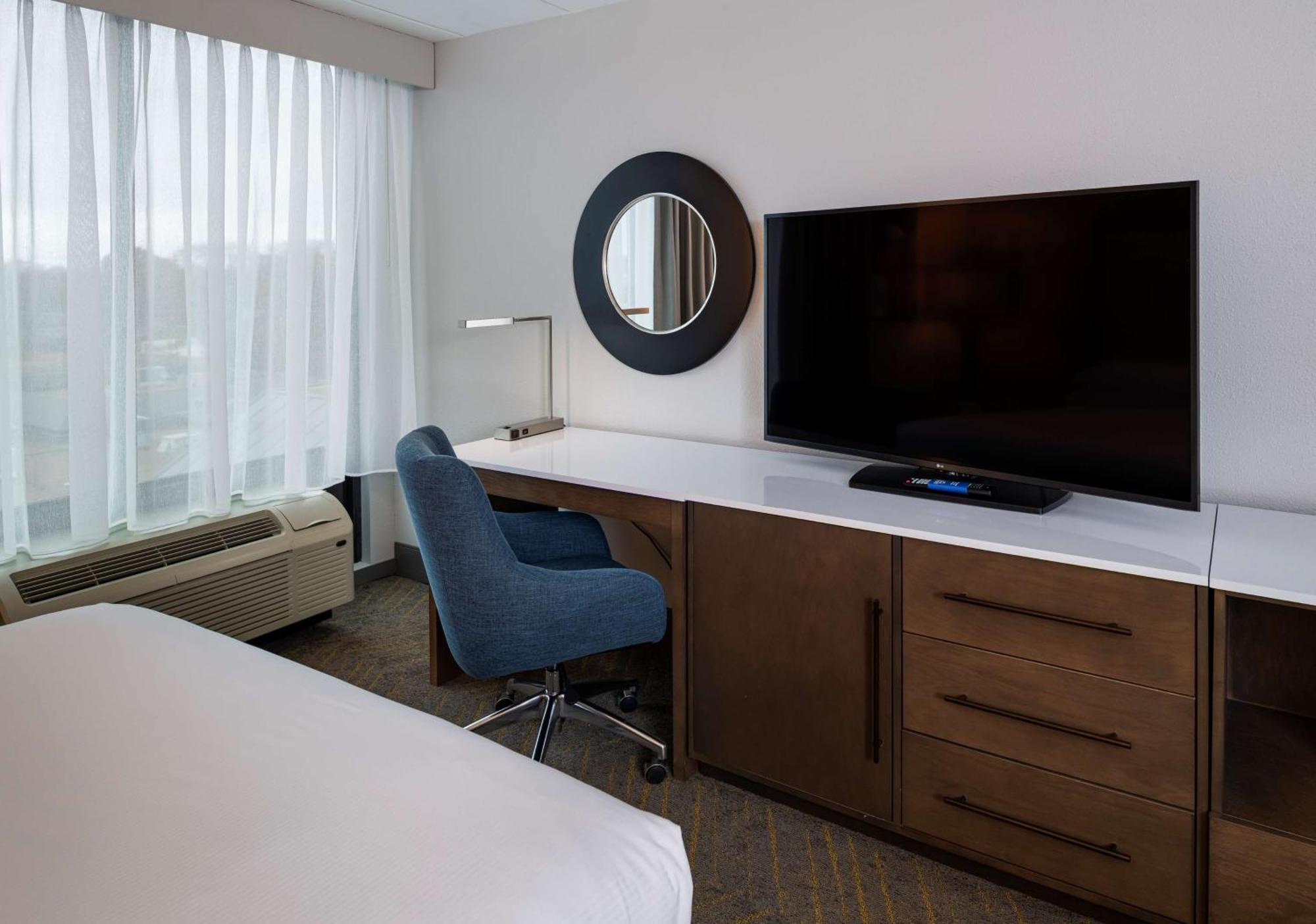 Doubletree By Hilton Madison East Hotel Luaran gambar