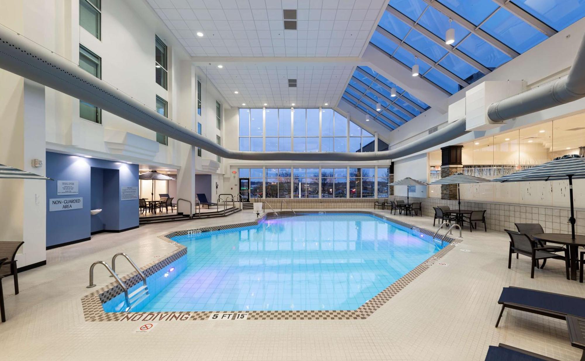 Doubletree By Hilton Madison East Hotel Luaran gambar