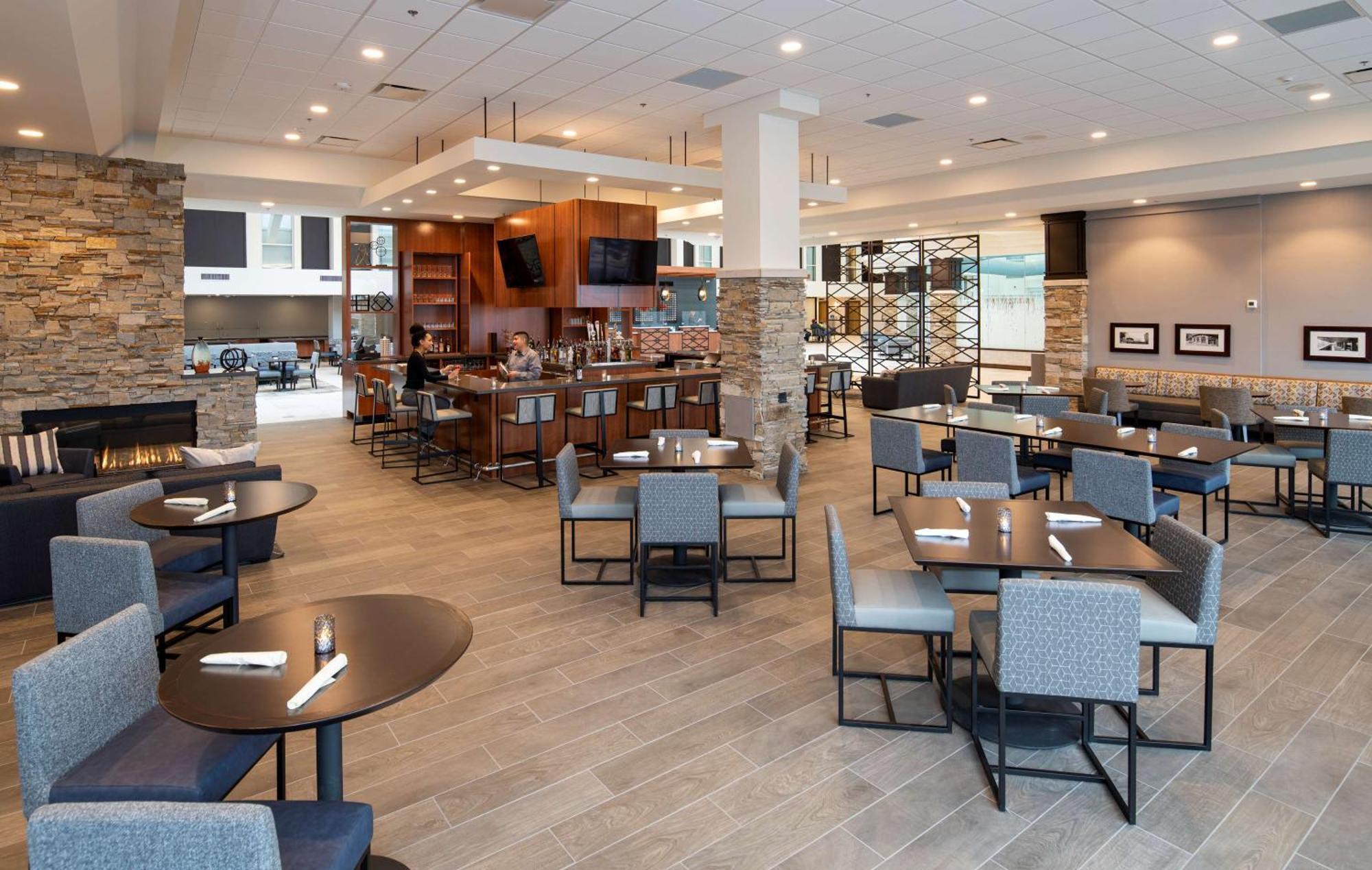 Doubletree By Hilton Madison East Hotel Luaran gambar